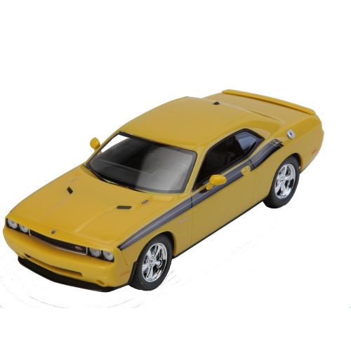 AMT 2010 Dodge R/T Classic Detonator 1/25 Scale Assembled Model Car Yellow