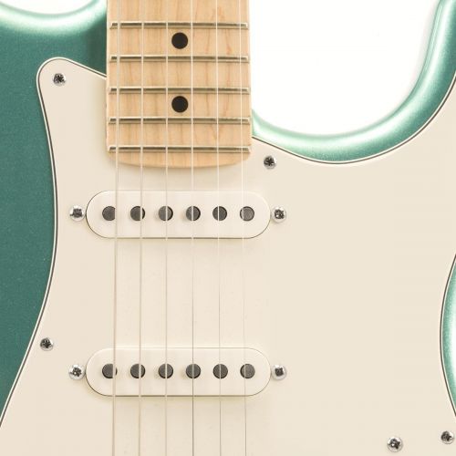  Fender American Special Stratocaster 6-String Electric Guitar, 22 Frets, Maple Neck, Gloss Polyurethane, Mystic Seafoam