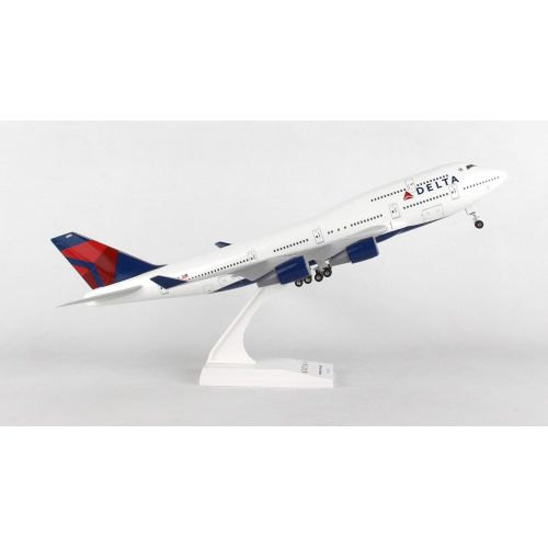  07 Daron Skymarks Delta 747-400 Airplane Model Building Kit with Gear, 1/200-Scale