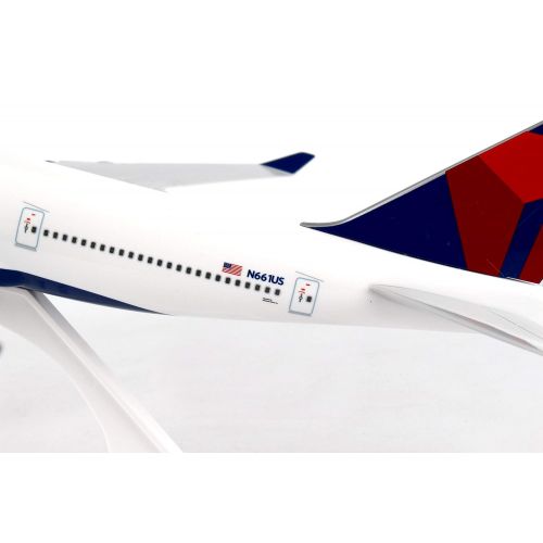  07 Daron Skymarks Delta 747-400 Airplane Model Building Kit with Gear, 1/200-Scale