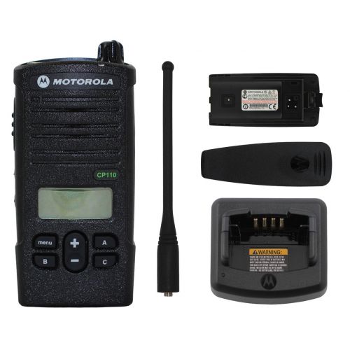 모토로라 Motorola CP110 with Display UHF 16CH 450-470MHZ H96RCF9AA2AA Two Way Radio CP110