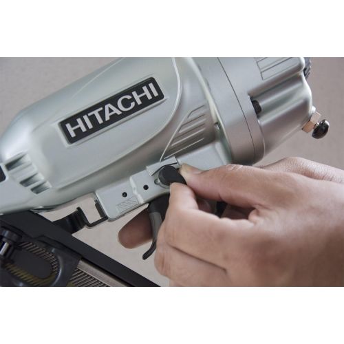  Hitachi NT65MA4 1-14 Inch to 2-12 Inch 15-Gauge Angled Finish Nailer with Air Duster