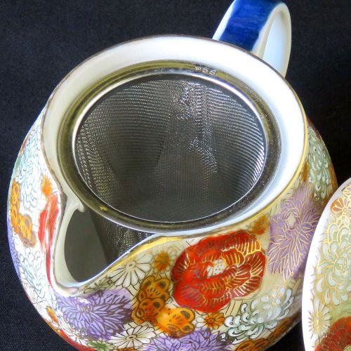  Kutani Yaki(ware) Japanese Teapot Gold Flower (with tea strainer)