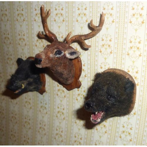  Donlane Stuffed animal, bears head, deer, wild boar. Dollhouse miniature 1:12