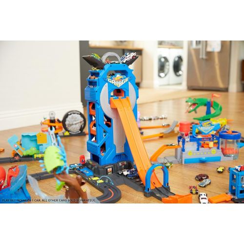  Hot Wheels FTB68 City Mega Garage Connectable Play Set with Diecast and Mini Toy Car