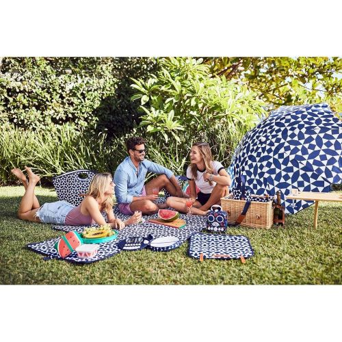  SunnyLIFE Deluxe Traditional 4 Person Country Wicker Picnic Basket with Cutlery
