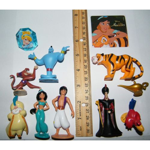  Aladdin Movie Deluxe Cake Toppers Cupcake Decorations 12 Set with 10 Figures, Aladdin Sticker and PrincessRing Featuring Fun Characters, Magic Lamp, Flying Carpet Etc!