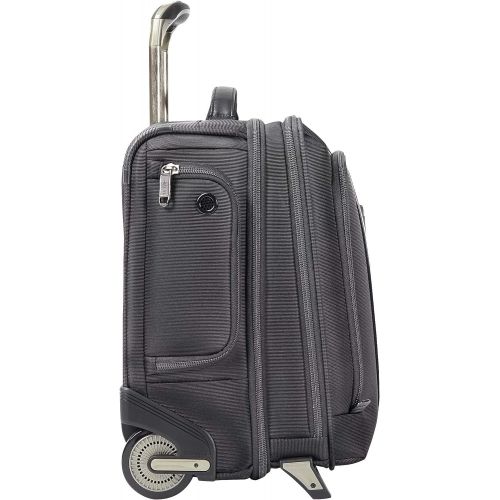  Travelpro Crew Executive Choice 2 Wheeled Brief bag, 17-in with USB port