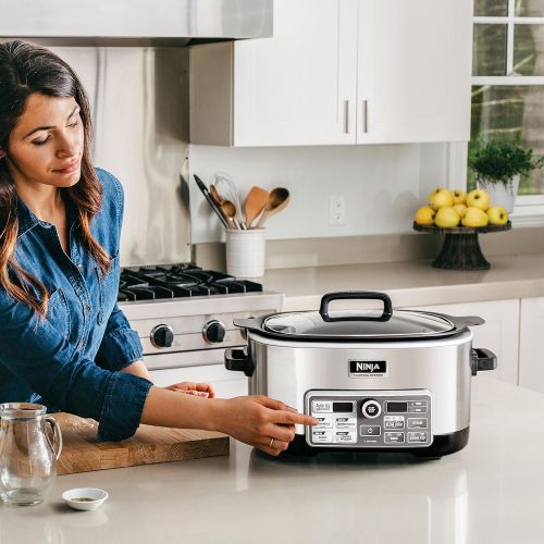 닌자 Ninja Auto-iQ Multi/Slow Cooker with 80-Pre-Programmed Auto-iQ Recipes for Searing, Slow Cooking, Baking and Steaming with 6-Quart Nonstick Pot (CS960)