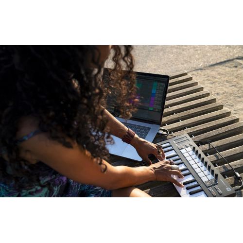  Novation Launchkey Mini [MK3] 25-Mini-Key MIDI Keyboard