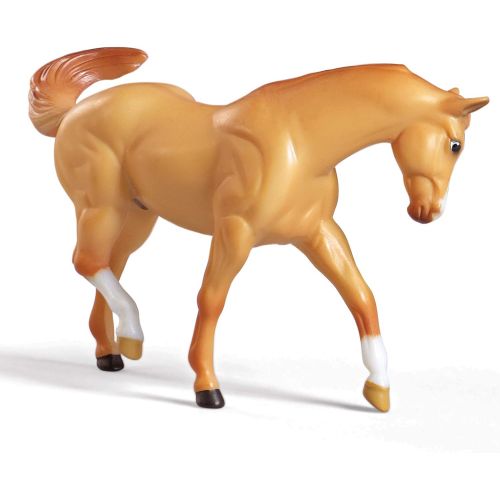  Breyer Stablemates Red Stable and Horse Set | 12 Piece Play set with 2 Horses | 11.5L x 7.5W x 9.25H | 1:32 Scale | Model #59197