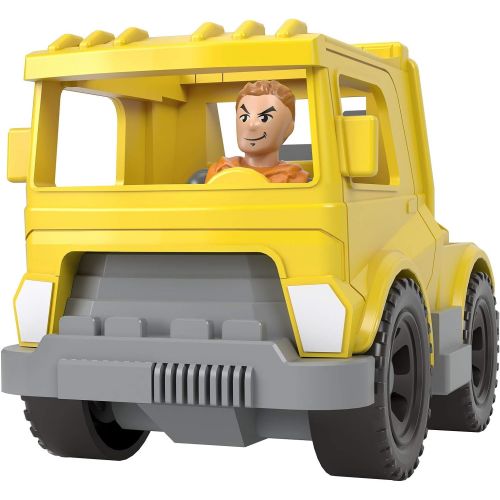  Fisher-Price Imaginext Mega Hauler, Push-Along Toy Tow Truck and Character Figure Set for Preschool Kids Ages 3-8 Years