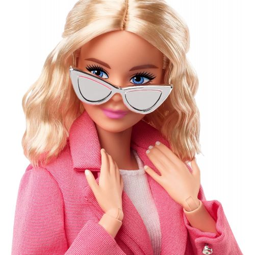 바비 Barbie Signature @BarbieStyle Fully Poseable Fashion Doll (12-in Blonde) with Dress, Top, Pants, 2 Jackets, 2 Pairs of Shoes & Accessories, Gift for Collector
