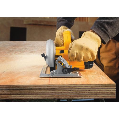  [아마존베스트]DEWALT DWE575 7-1/4 in. Lightweight Circular Saw