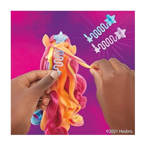 마이 리틀 포니 My Little Pony: A New Generation Rainbow Reveal Sunny Starscout - 6-Inch Orange Pony Toy with Surprise Rainbow Braid and 17 Accessories