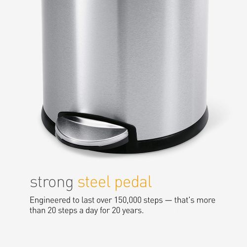 심플휴먼 simplehuman, Brushed Stainless Steel 4.5 Liter / 1.2 Gallon Round Bathroom Step Trash Can