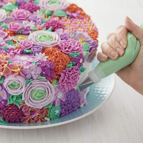  Wilton Master Decorating Tip Set, 55-Piece decorating tips, Cake Decorating Supplies: Food Decorating Tools: Kitchen & Dining
