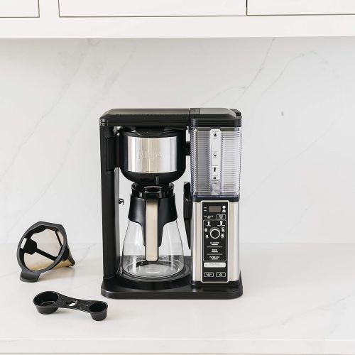 닌자 Ninja CM401 Specialty 10-Cup Coffee Maker, with 4 Brew Styles for Ground Coffee, Built-in Water Reservoir, Fold-Away Frother & Glass Carafe, Black