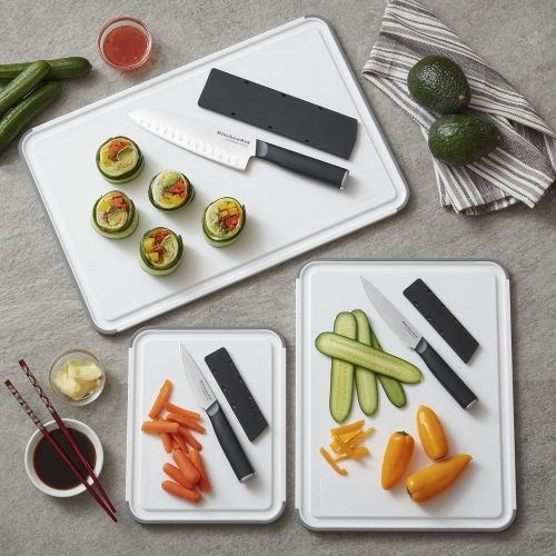 키친에이드 KitchenAid Classic Nonslip Plastic Cutting Board, 11x14-Inch, White